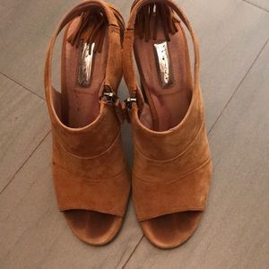 Halogen tan suede shooties